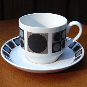 画像1: Midwinter "Focus" tea cup and saucer design by barbara Brown