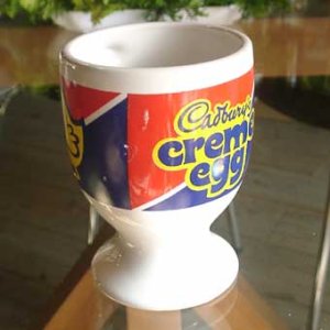 画像2: cadbury creme egg mug