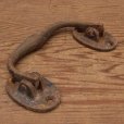 画像2: old cast iron cabinet handle (2)
