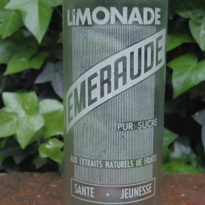 画像2: EMERAUDE LIMONADE vintage bottle from France