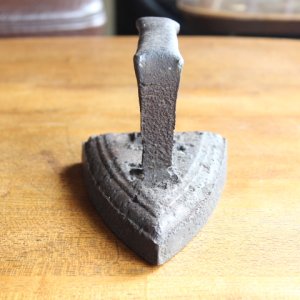 画像2: Antique iron from England
