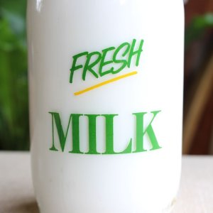 画像4: Vintage milk bottle from England