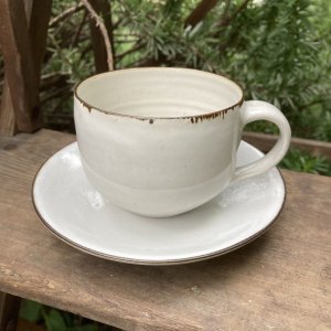 画像1: tea cup and saucer by Lucie Rie