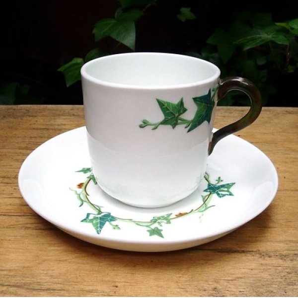 画像1: old victorian "Ivy leaf" tea cup and saucer (1)
