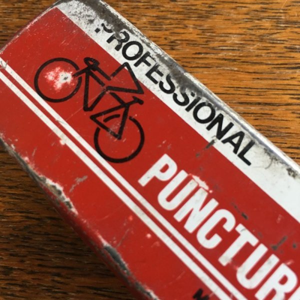 画像2: Proffessional Puncture Repair Kit vintage tin (2)
