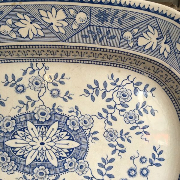 画像2: E.M. & Co blue and white antique oval dish (2)