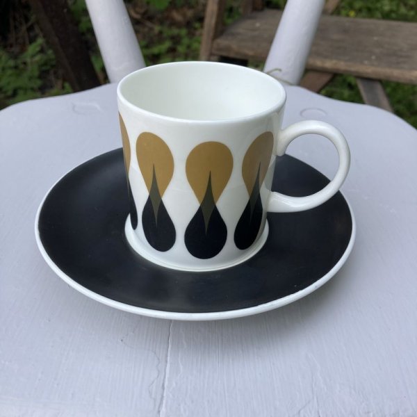 画像1: Wedgwood "Diablo" coffee/tea cup and saucer designed by Susie Cooper (1)