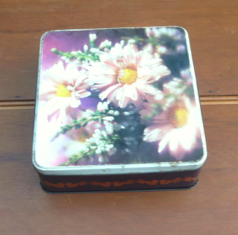 画像1: "Flower" old tin (1)