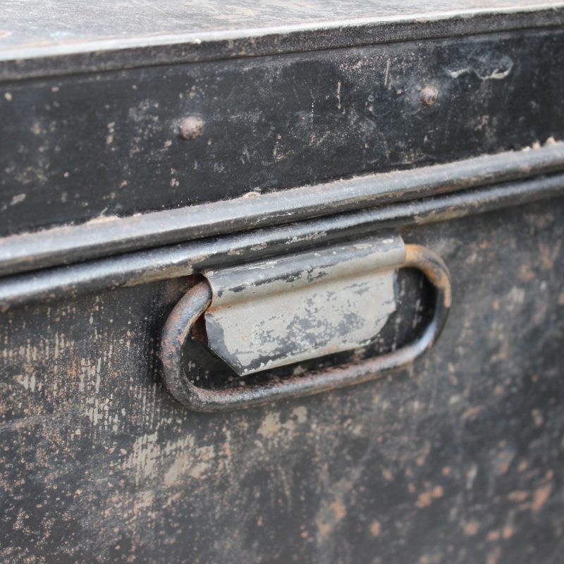 画像: Old military trunk from England